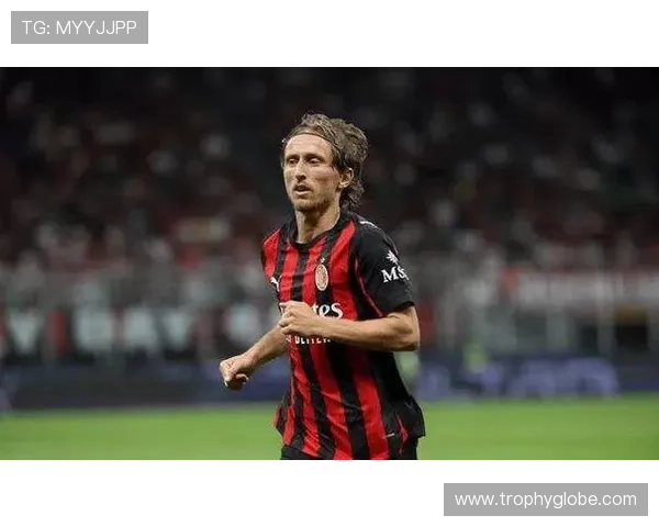 AC米兰强强对话屡屡崩盘，表面强势难掩稳定性不足