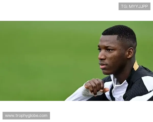 恩佐 vs 楚阿梅尼:现代后腰角色理解与战术适配性解析 恩佐 vs 楚阿梅尼:现代后腰角色理解与战术适配性解析