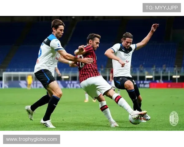 多特蒙德强强对话屡屡崩盘,稳定性问题已对争冠形势产生影响 多特蒙德强强对话屡屡崩盘,稳定性问题已对争冠形势产生影响