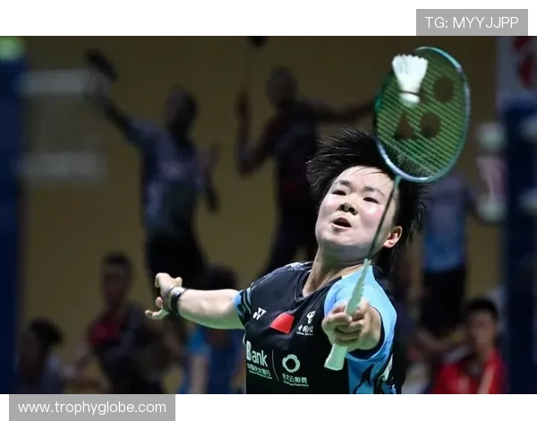 何冰娇训练完直接拎包逛奢侈品店，这消费节奏谁跟得上