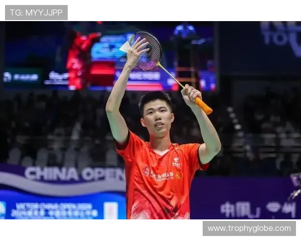 翁泓阳居然开着百万豪车去球场，打完比赛就变回邻家大男孩？